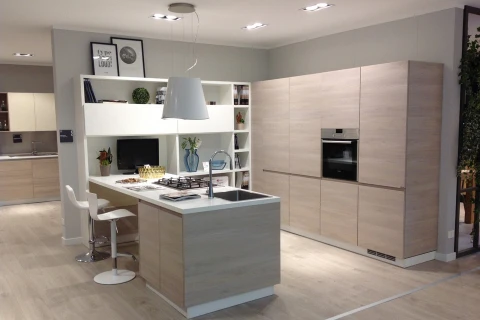 Cucina Motus con libreria e penisola